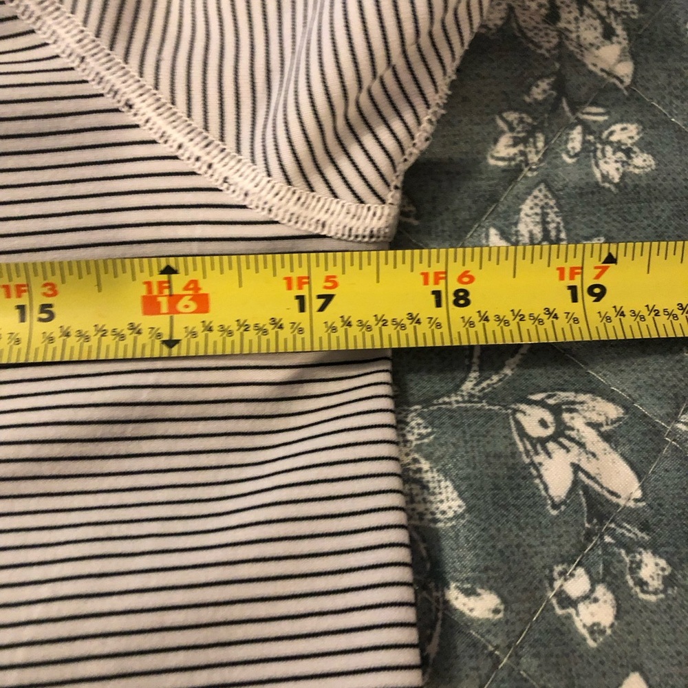 EUC Lululemon Swiftly Tech Striped Short Sleeve Athletic Top 10 - Picture 10 of 11